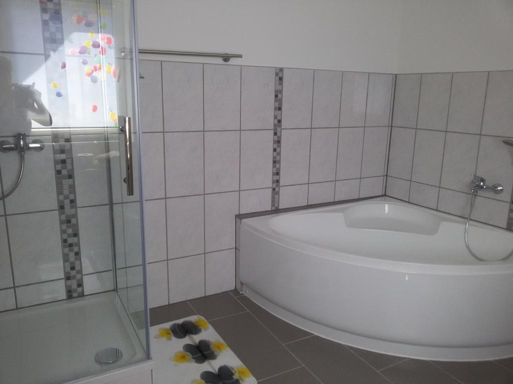 Gastehaus Nickolai Apartment Flomborn Exterior foto