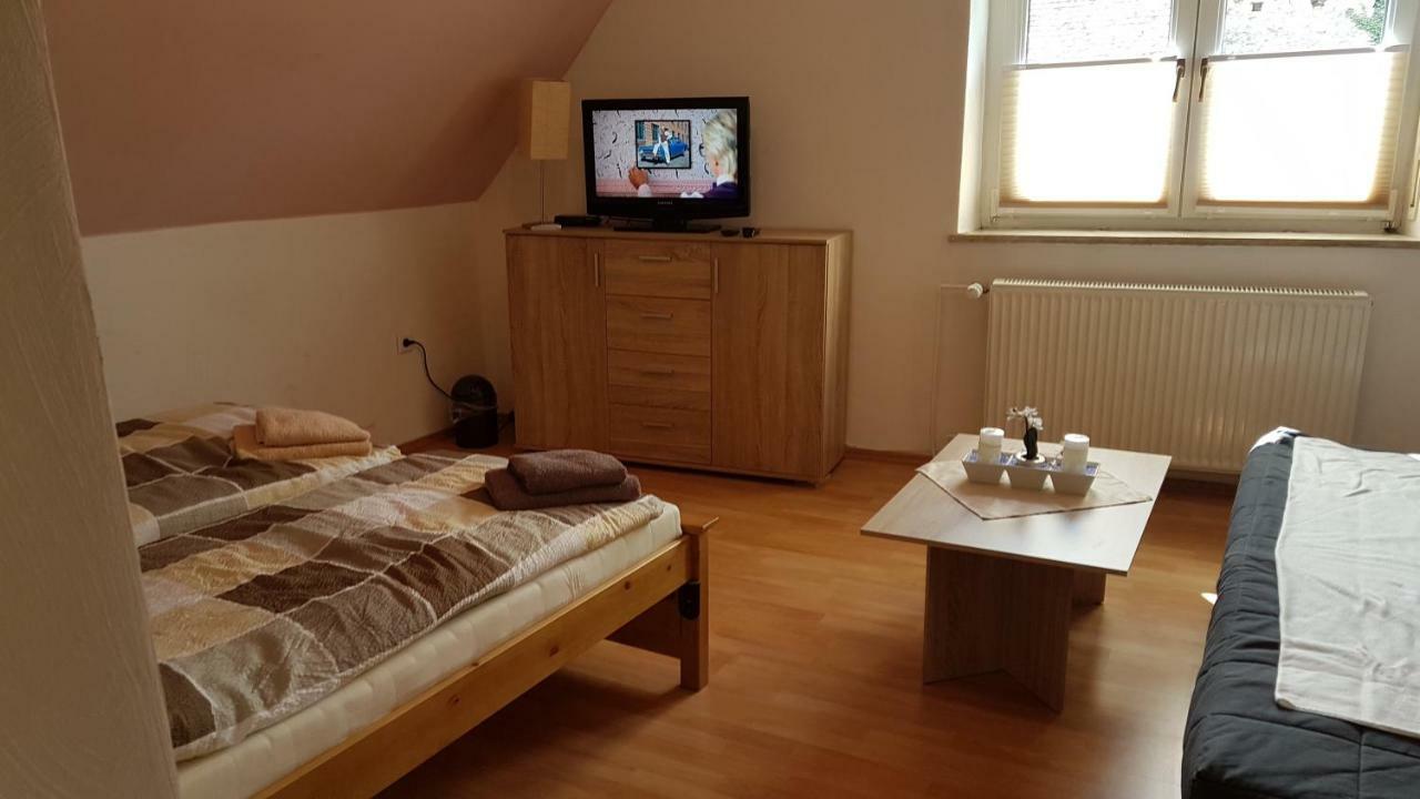 Gastehaus Nickolai Apartment Flomborn Exterior foto